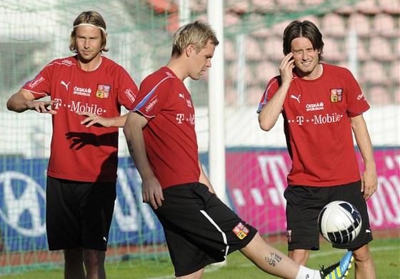 Jaroslav Plail (vlevo) u se k týmu na soustední v Rakousku pipojil, na Tomáe Rosického (vpravo) se jet eká.
