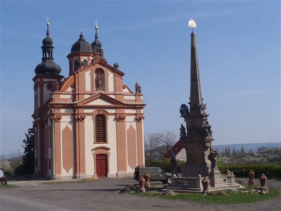 Kostel Nejsvětější Trojice ve Valči po rekonstrukci.