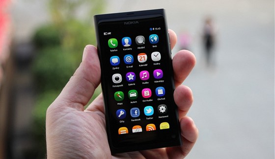 Nokia N9 je doposud jediný smartphone s MeeGo