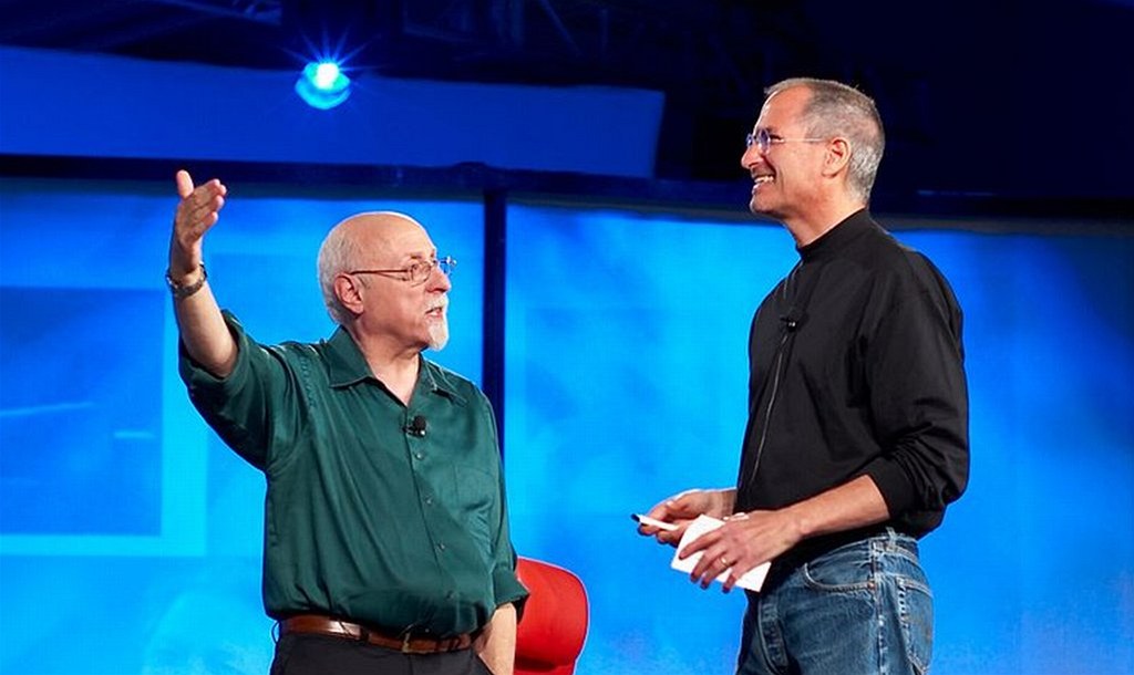 Walt Mossberg a Steve Jobs na konferenci All Things Digital