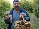 Na houby chodíme spolen s pítelem Tiborem, který je na fotografii, nebo já