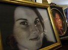 Portréty osvobozené Amandy Knoxové a zavradné Meredith Kercherové