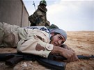 Povstalci se snaí obsadit Syrtu, kterou stále drí Kaddáfího vojáci
