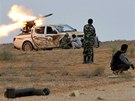 Povstalci útoí na pozice Kaddáfího jednotek u Syrty