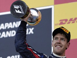 SUVERN SEZONY SLAV TITUL. Sebastian Vettel si ve Velk cen Japonska tetm