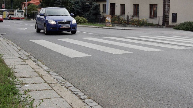 V Obřanech na ulici Fryčajova srazil na přechodu pro chodce náklaďák dvě děti.