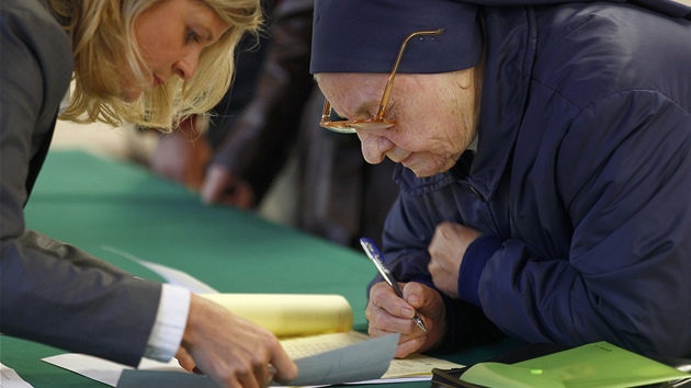 V Polsku zaaly volby do parlamentu (9. íjna 2011)