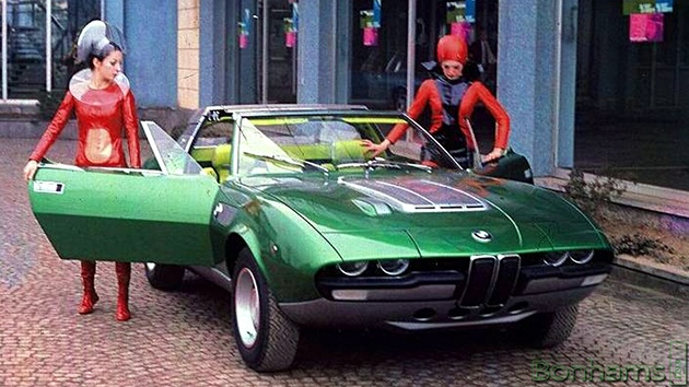 Dobový snímek Bertone BMW Spicup Convertible Coupe z roku 1969