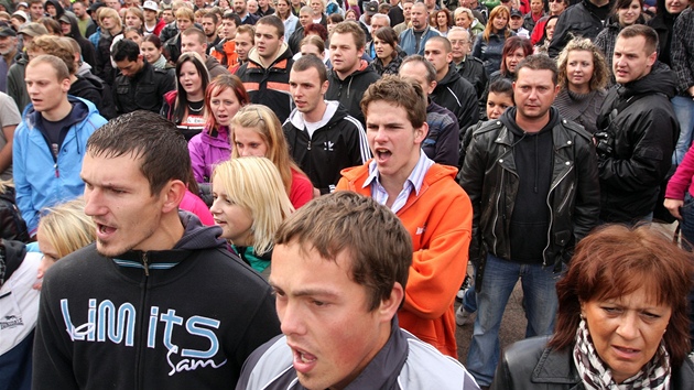 Demonstrace proti nepizpsobivým v Ústí nad Labem jen na chvíli. (8. íjna