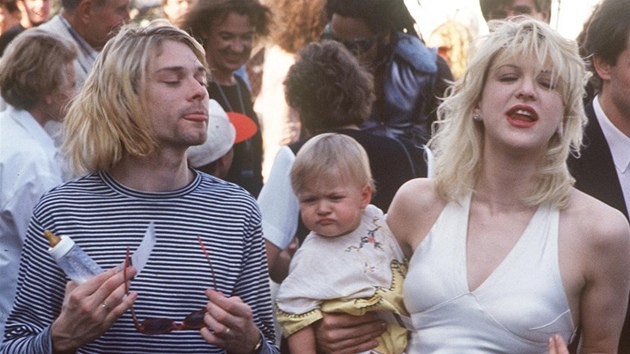 Kurt Cobain, jeho ena Courtney Love a dcera Frances Bean.