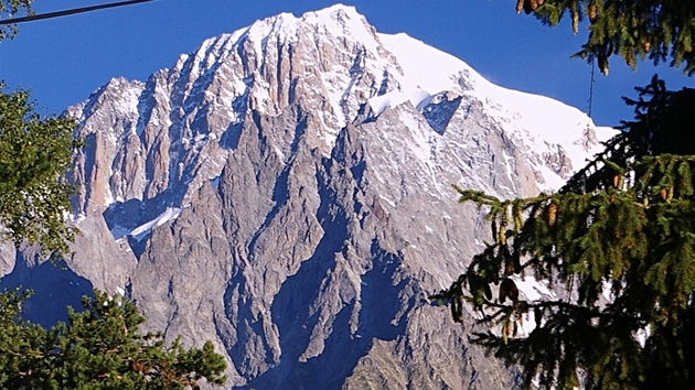 Mont Blanc je vidt i z kempu Camping du Parc v Pre St-Didier.