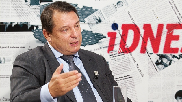 Ji�í Paroubek p�i rozhovoru s Barborou Tachecí