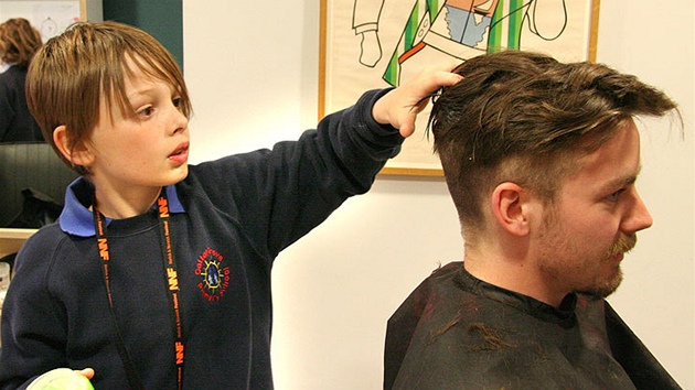 Festival 4+4 dny pohybu:z  projektu Haircuts by Children 