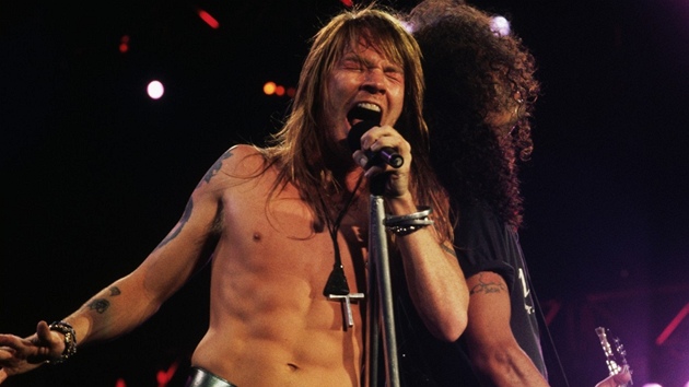 Axl Rose v dob� nejv�t�í slávy skupiny Guns N´ Roses na p�elomu 80. a 90. let