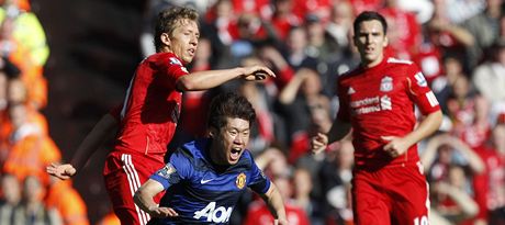 JAU! Pak i Songa z Manchesteru United bolestiv pilpl Lucas Leiva z