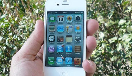 iPhone 4S recenze poutac