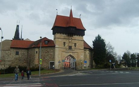 atecká brána na Suzdalském pedmstí v Lounech