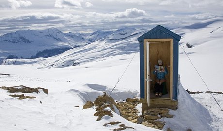 V základních táborech na Mount Everestu by se mohly objevit mobilní toalety. Ilustraní foto