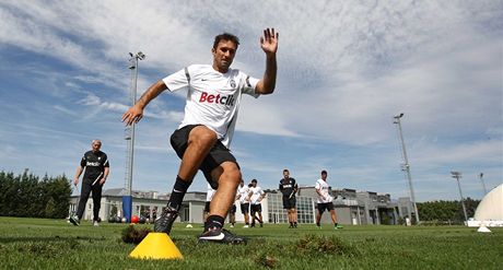 ernohorská fotbalová hvzda Mirko Vuini pi tréninku