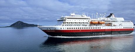 Plavba na norsk lodi Hurtigruten, v eskm pekladu Rychl cesta