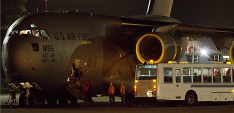 Letoun americké armády s vdkyní na palub pistál v novozélandském