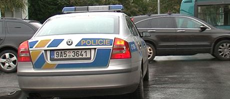 Policejní hlídka zadrela idie, který v Praze ohrooval jiného oféra pistolí