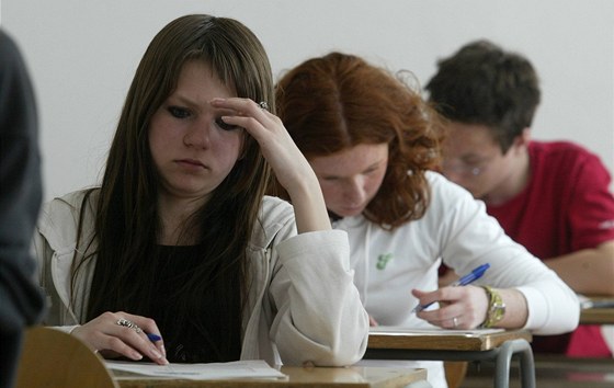 Studenti v Karlovarském kraji mají šanci získat motivační i prospěchové stipendium. (Ilustrační snímek)