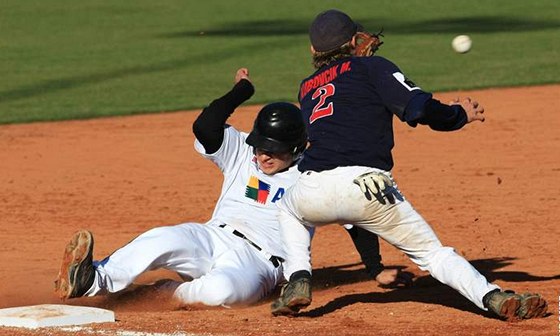 Finále baseballové extraligy Brno (v bílém) - Ostrava