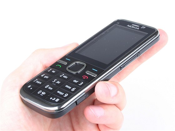 Na pitalivosti nová Nokia C5 5MP rozhodn neztratila.