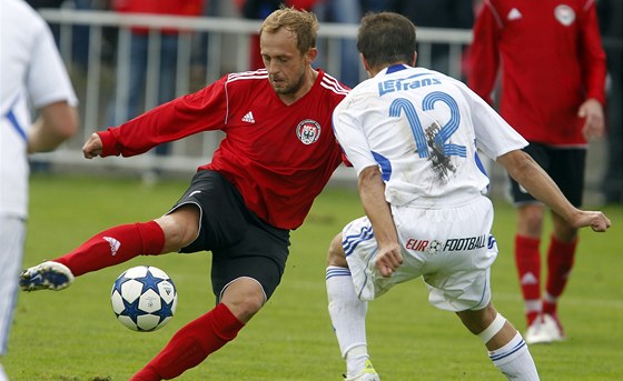 Radim Holub z Chrudimi obchází Jaroslava Moníka z Letohradu (ilustraní foto).