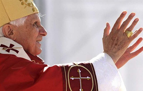 Benedikt XVI. se podle Merkelové musí jasn vyjádit, jak se dívá na holokaust. Ilustraní foto