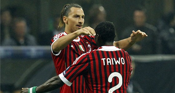 SPOKOJENÝ ZLATAN. Ibrahimovic z AC Milán (vlevo) se raduje z trefy proti