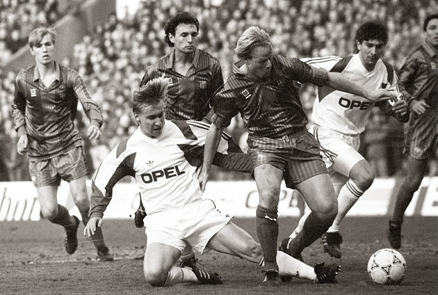 Barcelona v Česku: Messiho hattrick Plzni, sparťanská senzace i Hapalova penalta