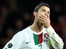TO SNAD NE... Cristiano Ronaldo, kapitán Portugalska, je natvaný, jeho tým