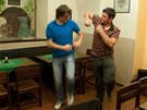 Matt Harding učí Janka Rubeše tancovat jako Matt