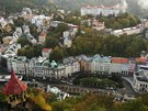 Pohled na Karlovy Vary z vyhlídky Petra Velikého. 
