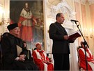 Jií Suchý pevzal ve slavnostním sále olomouckého arcibiskupství estný