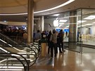 Zahájení prodeje Apple iPhone 4S v Apple Store v Dráanech
