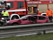 Nehoda zablokovala u Mlad Boleslavi rychlostn silnici R10.