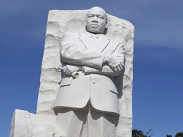 Pomnk Martina Luthera Kinga ml bt odhalen u v srpnu, plny ale pekazil