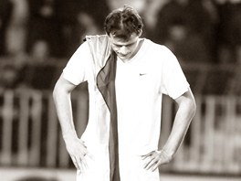 Zklamaný Vratislav Lokvenc po utkání Sparty Praha s FC Barcelona (21. b�ezna...