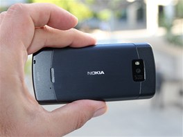 Nokia 700