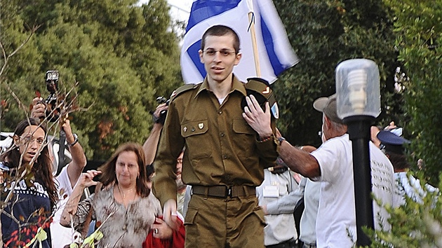 Gilad alit pi nvratu do sv vesnice Micpe Hila (18. jna 2011)