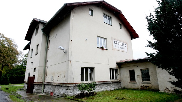 eské dráhy se zbavují nepotebného majetku. Po sto letech prodají budovu