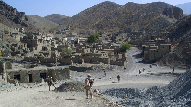 Vesnice v údolí Dobandi v afghánském okrese Chu�i