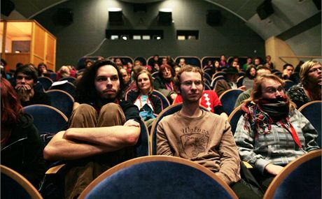 Promítání dokumentárních film na loském roníku festivalu Ji.hlava.