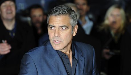 George Clooney v Londýn na slavnostním uvedením svého filmu Beznové Idy