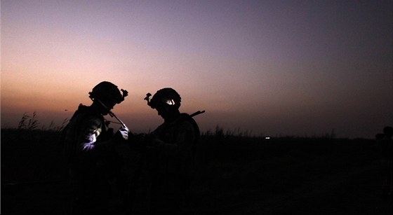 Amerití páci hlídkují nedaleko Bagdádu (7. srpna 2011)