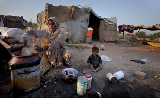 Vtina lidi ije v Pákistánu pod hranicí chudoby. Ilustraní snímek 
