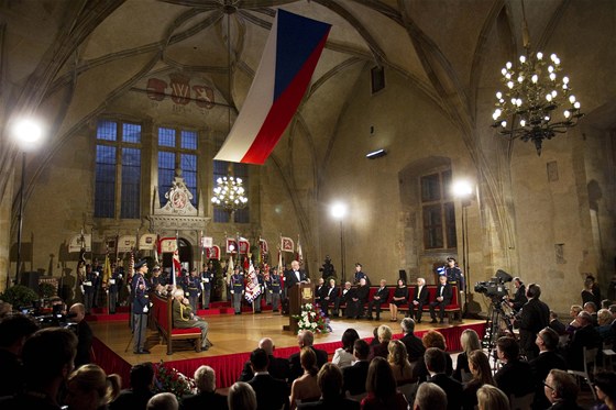 Prezident Klaus pronáí projev ve Vladislavském sále Praského hradu (28. íjna